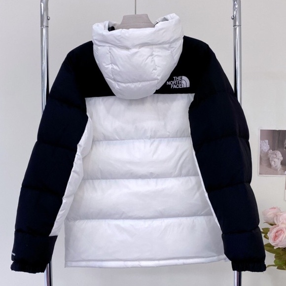 The North Face Puffer Jacket - Picture 3 of 6